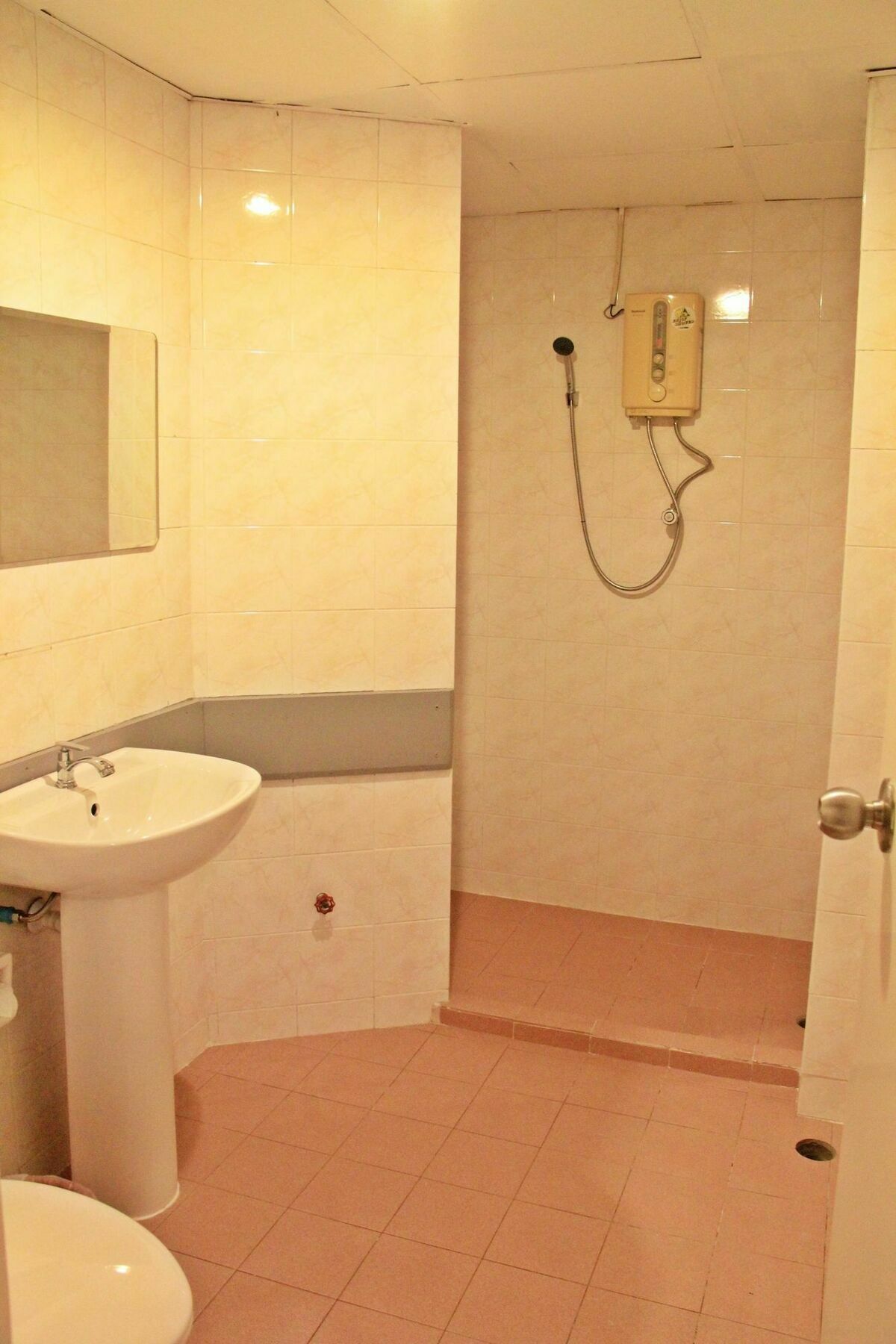โรงแรมเรือนทิพย์ เชียงราย Ruean Tip Hotel Экстерьер фото