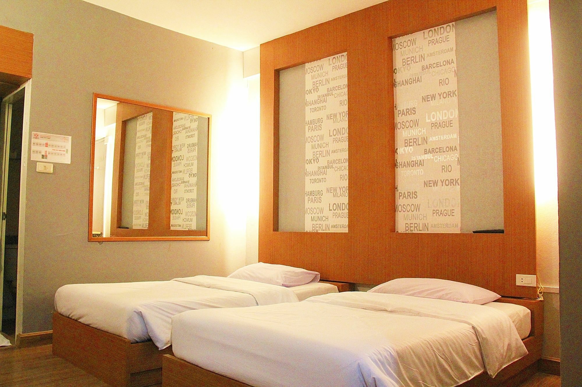 โรงแรมเรือนทิพย์ เชียงราย Ruean Tip Hotel Экстерьер фото